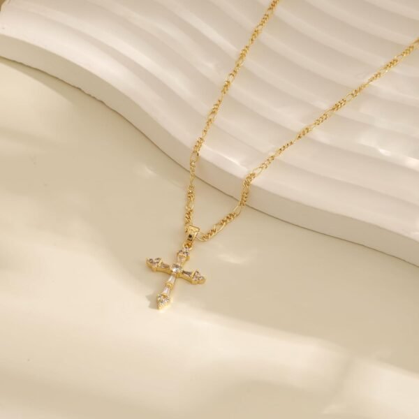 Cross Necklace for Women,Double Cross Necklace 14K Gold Plated Cross Pendant Necklace Dainty Gold Cross Necklaces for Women Trendy Small Cross Charm Necklace Simple Cute Choker Necklaces Gold Jewery